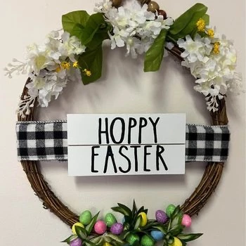 Hoppy Easter Wall Hanging